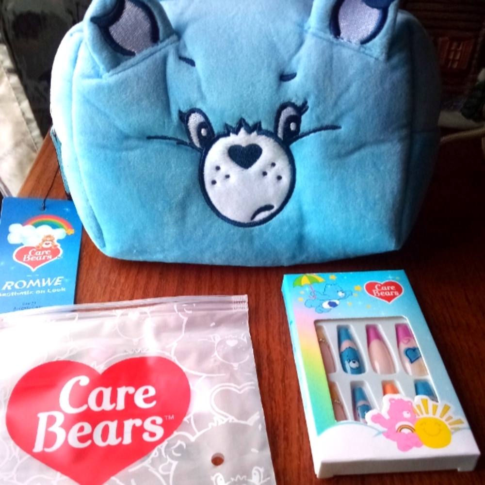 Care Bears plush Makeup bag and 24 care bears press on nails